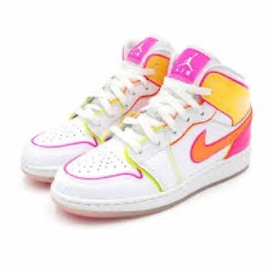 Used Air Jordan 1 Mid SE GS 'Edge Glow' – Size US 4 Y (US 4 M)